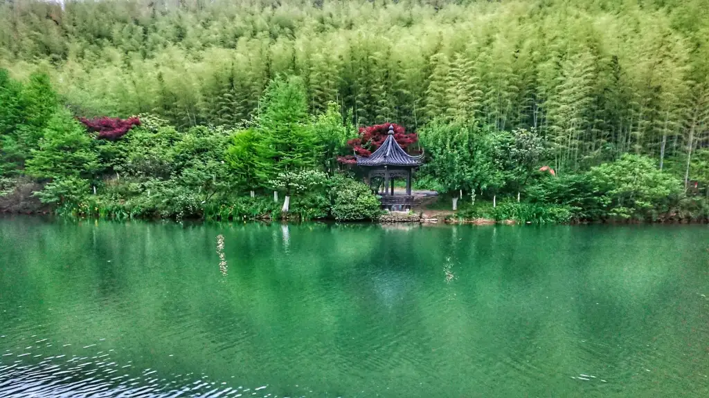 针绣制品在服饰配件领域的创新应用与前景