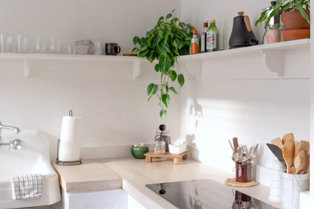 浙江中意针绣浅析传统刺绣工艺在现代服饰配件中的创新应用