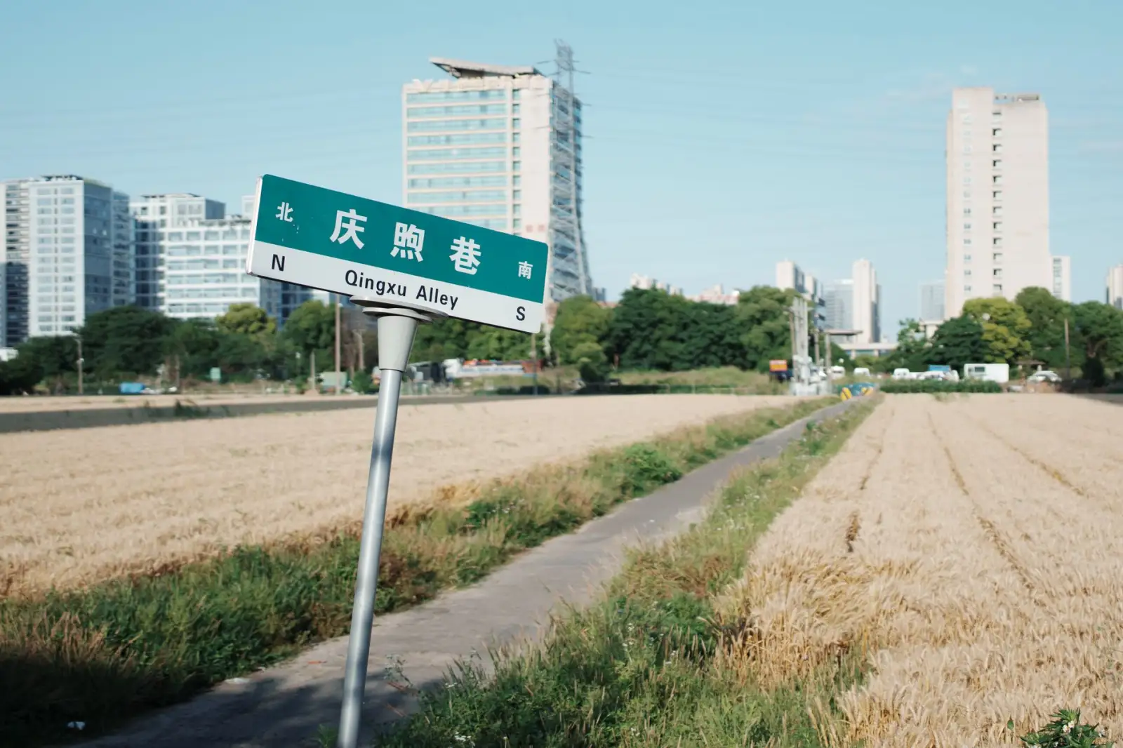 2025年针绣工艺技术升级趋势与服饰配件应用分析